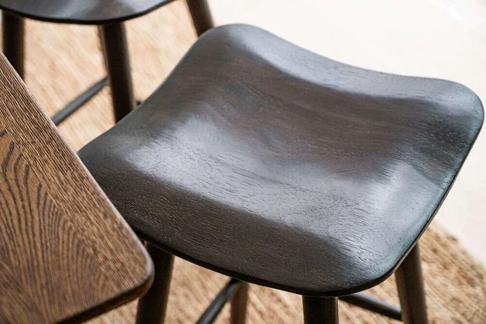 BANCO DE BAR FORMS - AVELLANA en Madera natural - Sillas, Uruguay | La Iberica, vista 8
