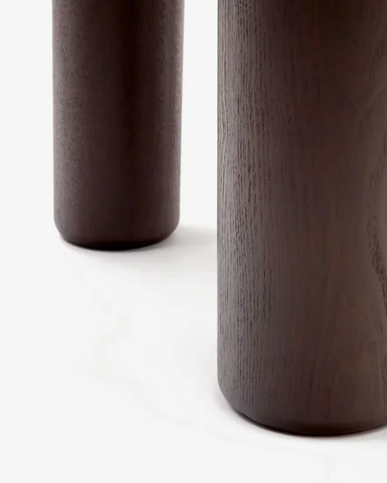 Mesa redonda Mailen - en chapa de fresno con acabado oscuro Ø 120 cm en Madera natural - Mesas de comedor, Uruguay | Kavehome, vista 5