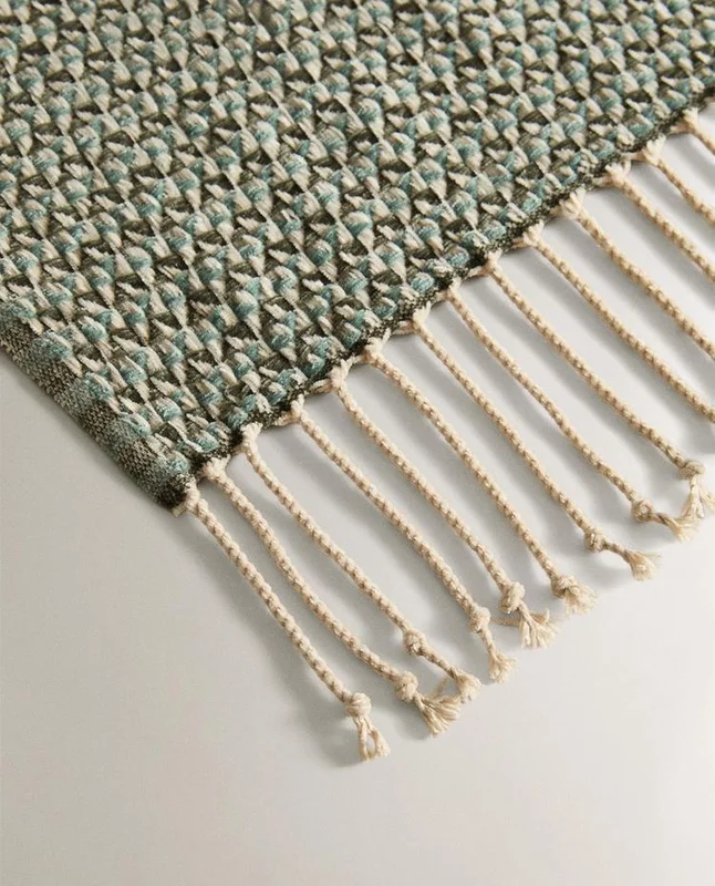 MANTA CHENILLA GEOMÉTRICA - Textiles, Uruguay | Zara Home, vista 3
