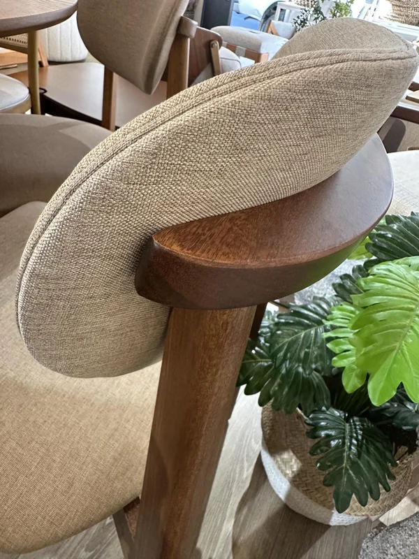 Silla AXIS Roble Carvalho.Tela tostado en Visón - Muebles, Uruguay | Indrana, vista 3