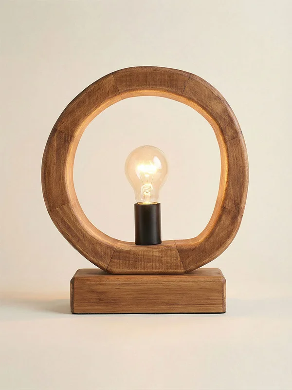 LÁMPARA ARCO ORGÁNICO MADERA en Madera natural - Lámparas de mesa, Uruguay | Cabana, vista 3