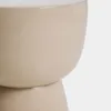 Mesa auxiliar exterior Mesquida de cerámica con acabado terracota glaseado Ø 35 cm - con acabado crudo glaseado Ø 36 cm en Beige - Mesas de arrimo, Uruguay | Kavehome, vista 4 de 7