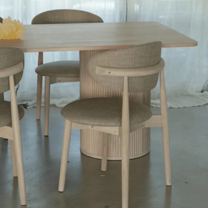 SILLA EMMA ROBLE TAPIZADA, Uruguay | Masinfinito Casa