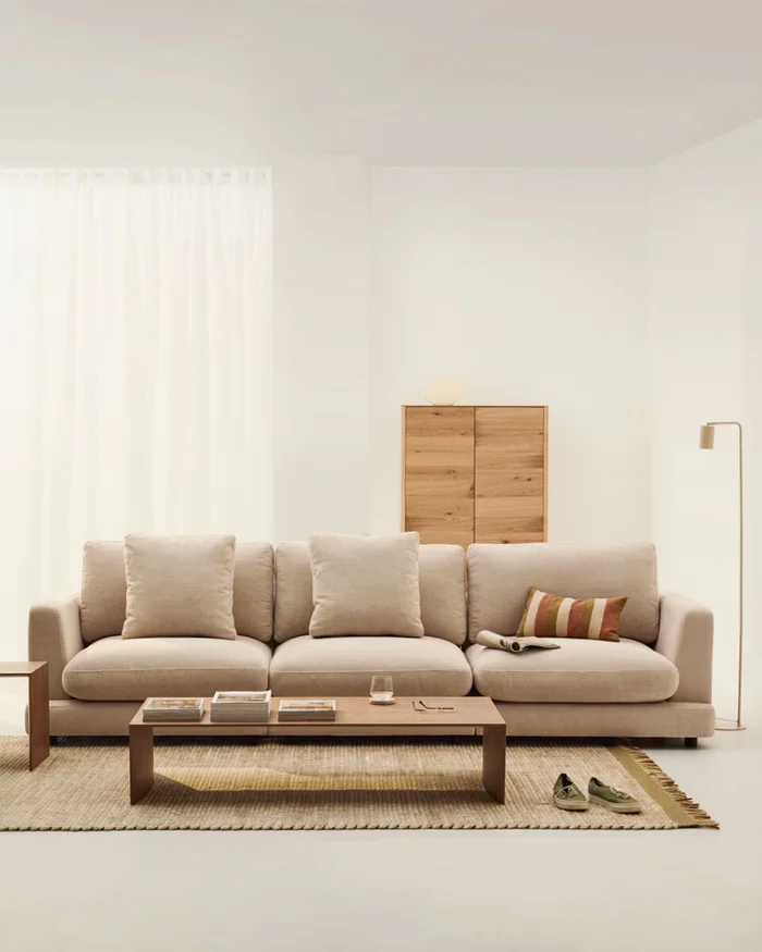 Sofá Gala 4 plazas de chenilla beige FSC Mix Credit 300 cm en Beige - Sillones y sofás, Uruguay | Kavehome, vista 2