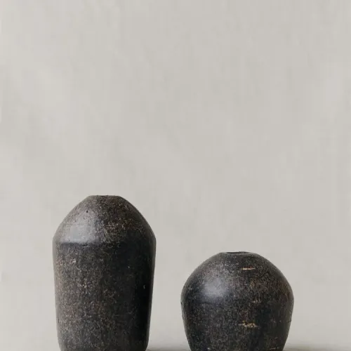 JARRÓN DECORATIVO CERÁMICA OVALADO en Negro - Jarrones, Uruguay | Zara Home
