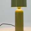 Lámpara de mesa Monze en metal pintado de verde en Verde - Lámparas de mesa, Uruguay | Kavehome, vista 4 de 6