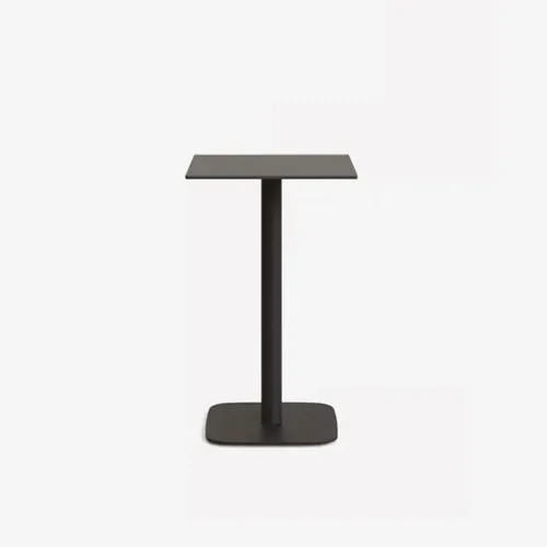 Mesa alta de exterior Dina negro con pie de metal con acabado pintado negro en Negro - Muebles para el exterior, Uruguay | Kavehome
