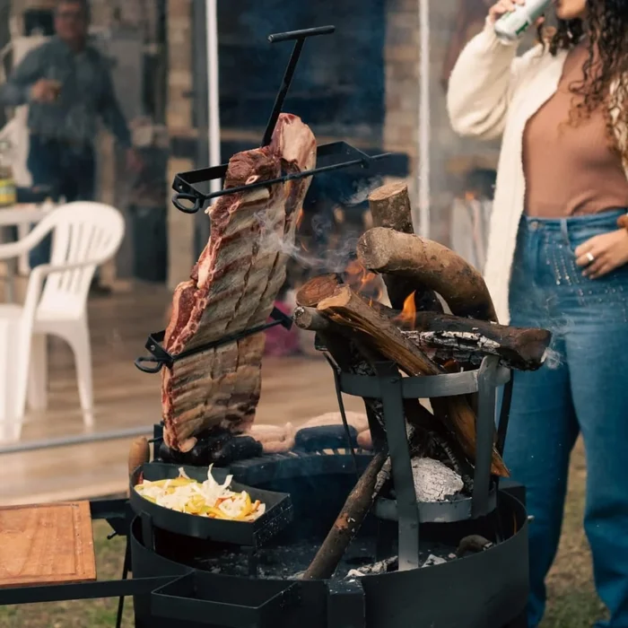 Fogón Criollo 60 con Parrilla y Plancha en Negro - Muebles para el exterior, Uruguay | Quemadores de Jardín, vista 3