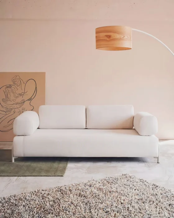 Sofá Compo 3 plazas de chenilla beige y estructura de metal gris 232 cm en Beige - Sillones y sofás, Uruguay | Kavehome, vista 2