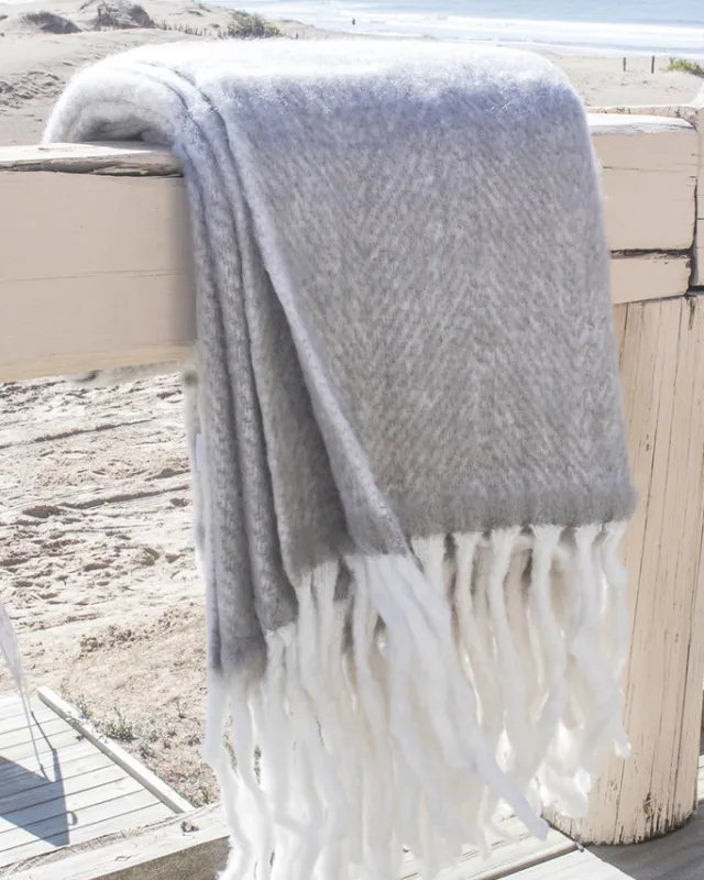 THROW BLEND LANA Y MOHAIR BEIGE en Beige - Textiles, Uruguay | Sentido Jose Ignacio