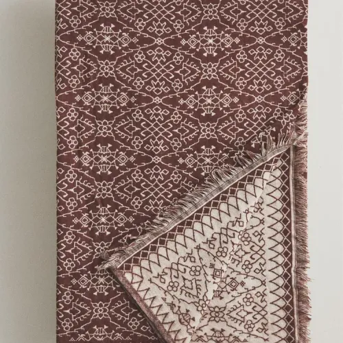 MANTA JACQUARD en Marrón - Textiles, Uruguay | Zara Home