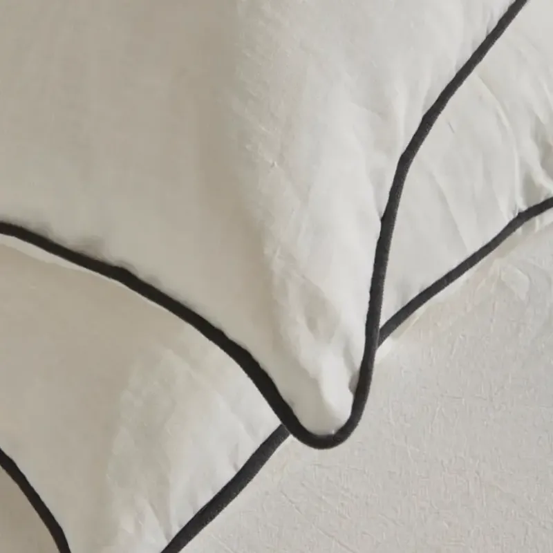 Almohadón con vivo combinado - Textiles, Uruguay | Decilo con Alma