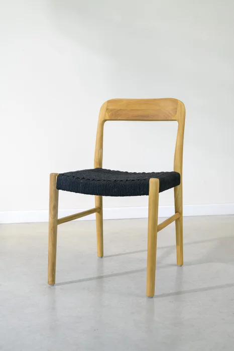 Silla en teca y cuerda negra en Negro - Sillas, Uruguay | Entrecasa