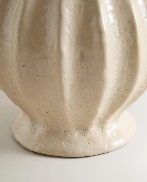 JARRA DECORATIVA CERÁMICA RÚSTICA en Beige - Jarrones, Uruguay | Zara Home, vista 4