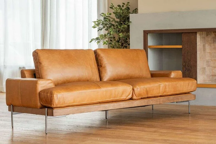 SILLON COSMOPOLITAN - CUERO ITALIANO CARAMELO en Marrón - Sillones y sofás, Uruguay | La Iberica