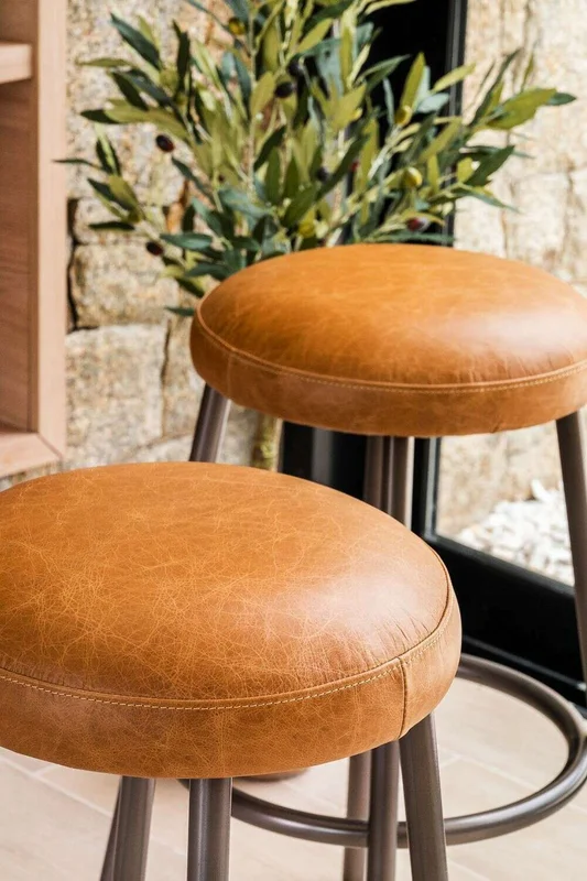 BANCO DE BAR CLUB - CUERO ITALIANO CARAMELO - Sillas, Uruguay | La Iberica, vista 4