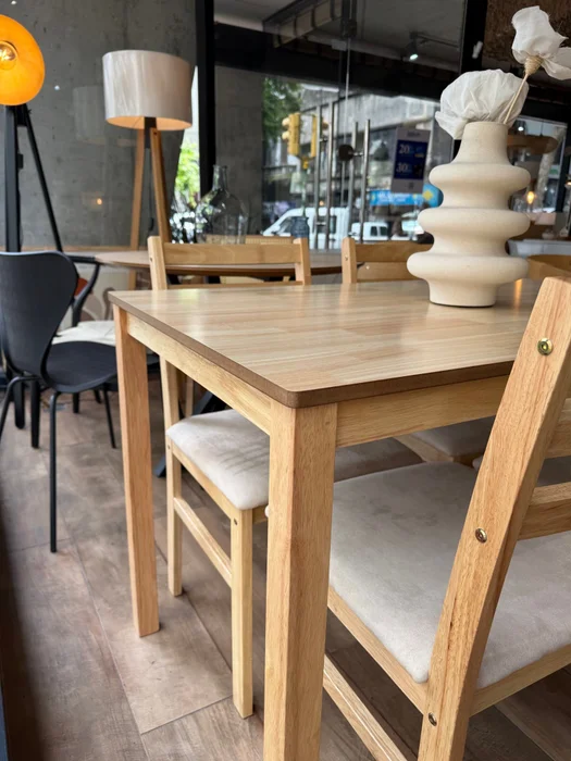 Juego de Comedor Saint Mesa Rectangular 110cm + 4 Sillas en Madera natural - Mesas de comedor, Uruguay | Berna Home, vista 6