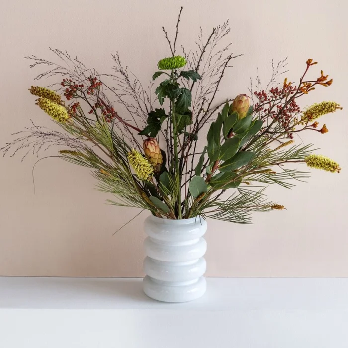 Florero De Vidrio Reciclado Bulb en Blanco - Decoración, Uruguay | Aihaus