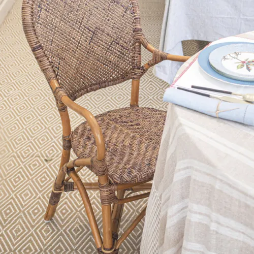 SILLA CON BRAZO MARRON en Marrón - Sillas, Uruguay | Sentido Jose Ignacio
