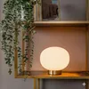 Artefacto Decorativo De Mesa Norwood Gold en Amarillo - Lámparas de mesa, Uruguay | Unilux, vista 3 de 4