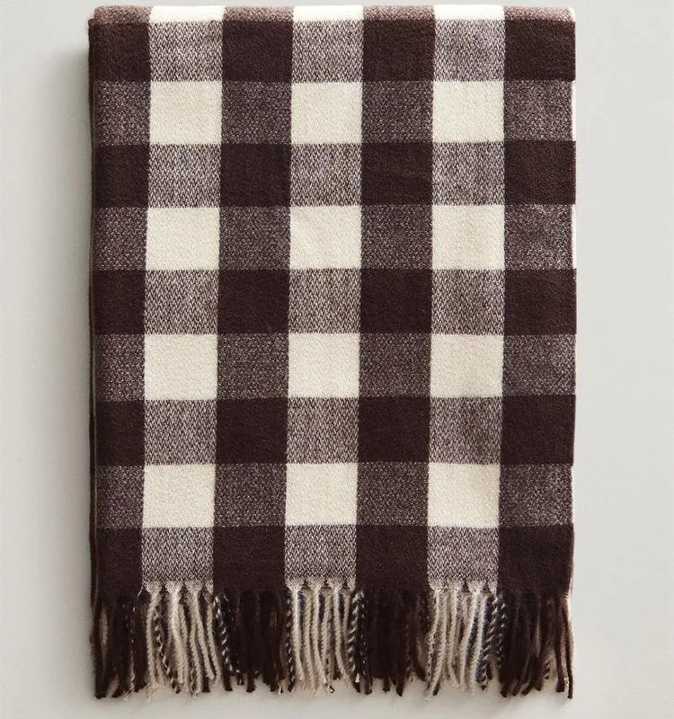 MANTA CUADROS Y FLECOS en Marrón - Textiles, Uruguay | Zara Home