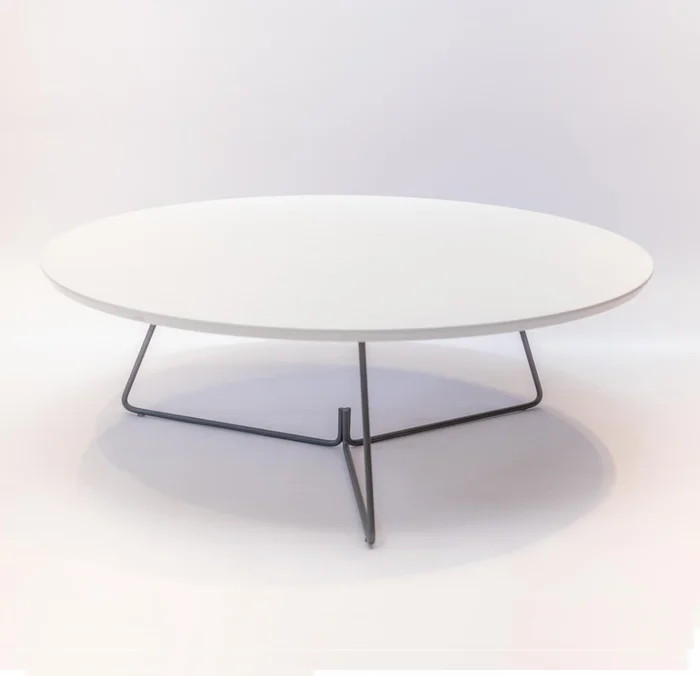 MESA RATONA - MADERA Y METAL - ROBLE BLANCO Y GRIS en Blanco - Mesas de living, Uruguay | Champagne Home