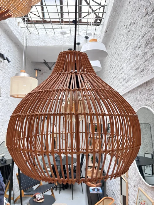 Lámpara Colgante Ratán Diámetro 35 cm en Marrón - Lámparas colgantes, Uruguay | Berna home, vista 2