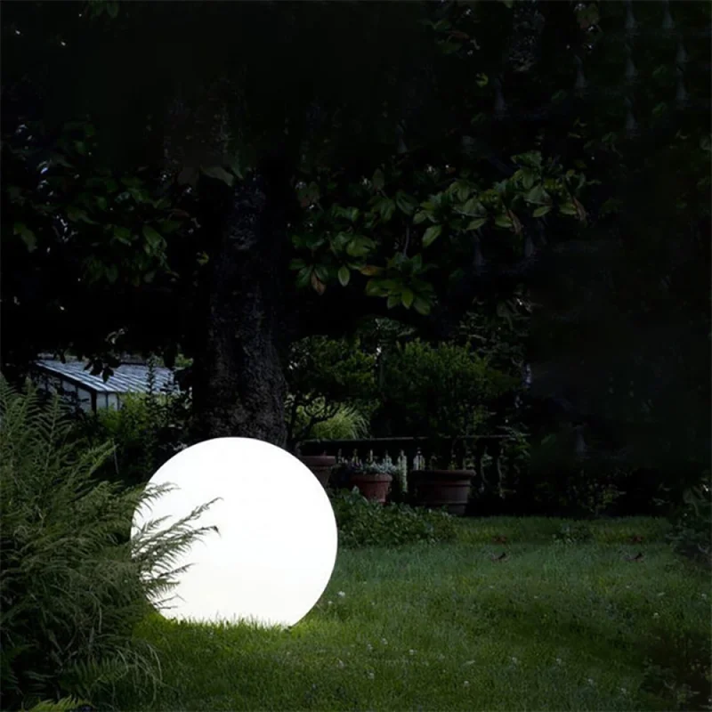 Luminaria de Exterior Garden Ball Big IP44 en Blanco - Lámparas de pie, Uruguay | Serlux, vista 7