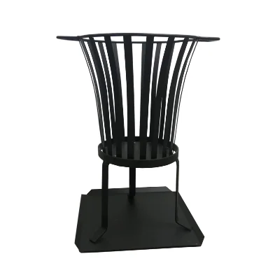 Brasero en hierro negro Calabria en Negro - Muebles para el exterior, Uruguay | Alta Gracia Deco, vista 2