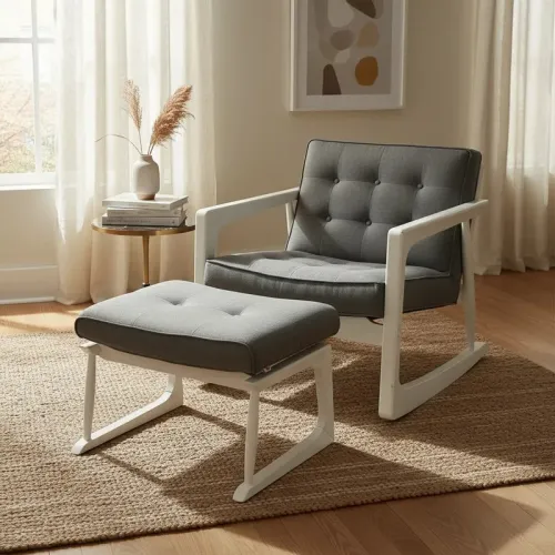 POLTRONA EN MADERA CON POSAPIE - TAPIZADO TELA GRIS - PRODUCTO CON DETALLES - en Gris - Butacas, banquetas y puffs, Uruguay | Champagne Home