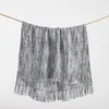 Manta Persis gris y blanco 125 x 150 cm en Multicolor - Textiles, Uruguay | Kavehome, vista 8 de 8