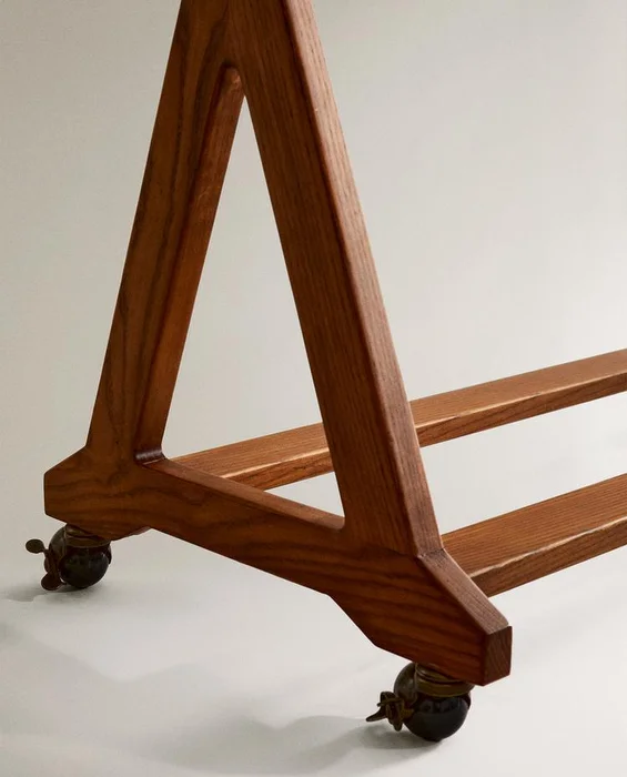 BURRO ROPA MADERA FRESNO en Marrón - Cómodas, Uruguay | Zara Home, vista 6