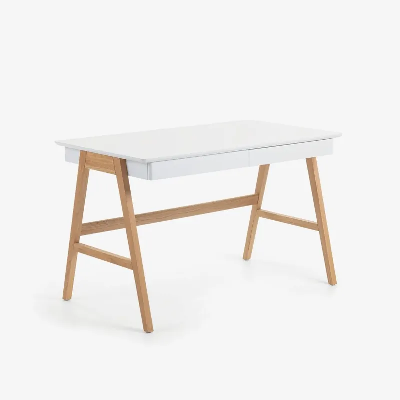 Escritorio Dyana melamina acabado blanco y patas de madera maciza de roble 120 x 60 cm en Multicolor - Escritorios, Uruguay | Kavehome