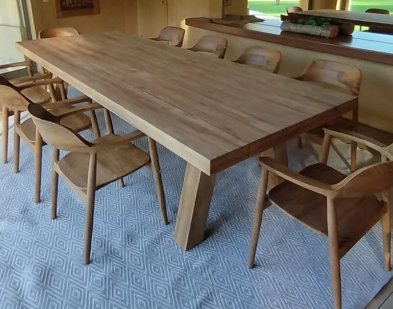 MESA VICTOR TEKA NATURAL en Madera natural - Mesas de comedor, Uruguay | Masinfinito Casa