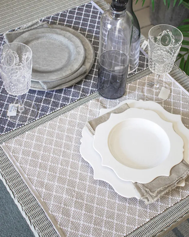 INDIVIDUAL ROMBOS BEIGE O GRIS - Textiles, Uruguay | Sentido Jose Ignacio