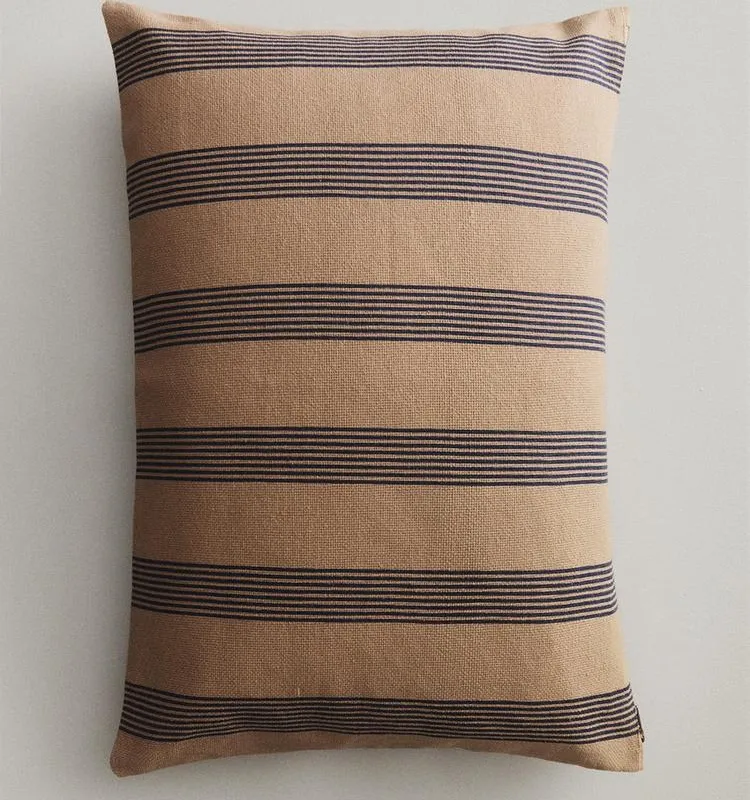 FUNDA COJÍN RAYAS - Textiles, Uruguay | Zara Home
