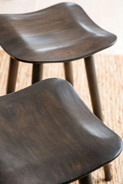 BANCO DE BAR FORMS - AVELLANA en Madera natural - Sillas, Uruguay | La Iberica, vista 7