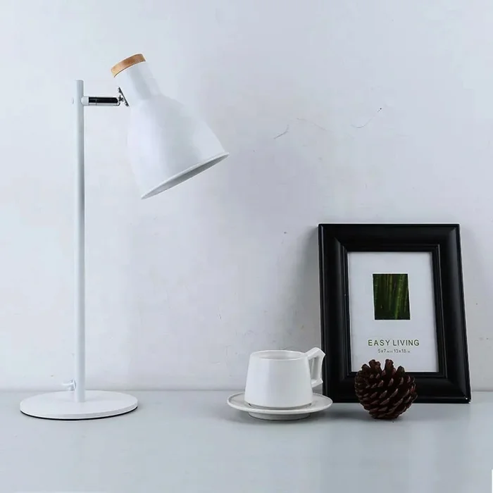 Lámpara De Mesa Odin Blanca en Blanco - Lámparas de mesa, Uruguay | Serlux, vista 2