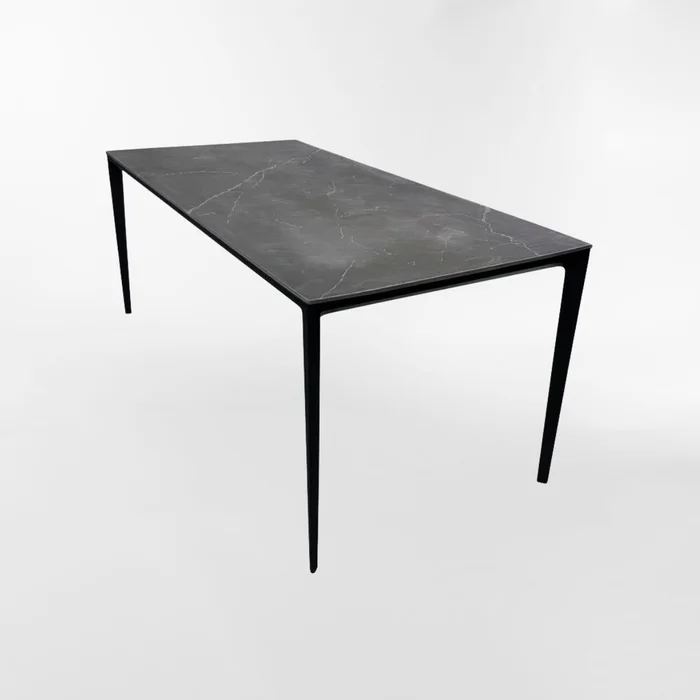 MESA DE EXTERIOR CELLINA NEGRO RECTANGULAR en Negro - Mesas de comedor, Uruguay | Viasono, vista 2