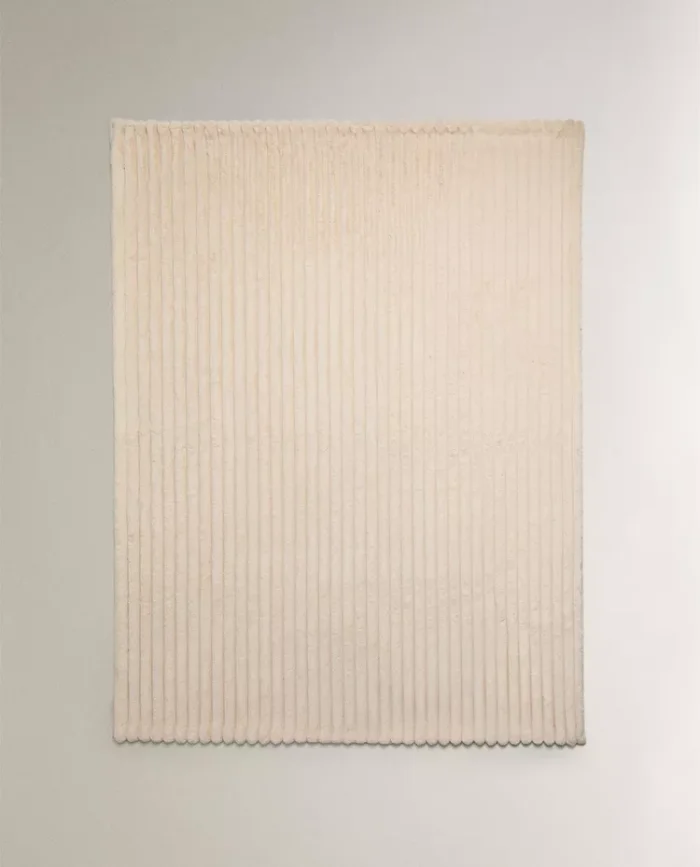 MANTA POLAR TEXTURA en Beige - Textiles, Uruguay | Zara Home, vista 2