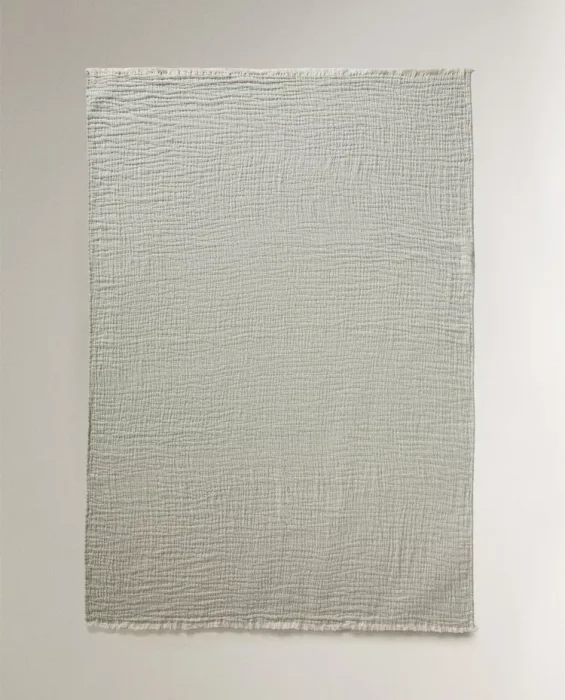 MANTA JACQUARD TEXTURA en Gris - Textiles, Uruguay | Zara Home