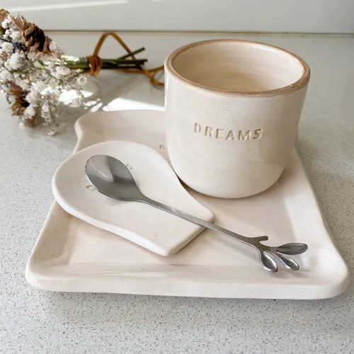 Kit desayuno con vaso de cerámica, apoya cucharas, plato y cucharita - Decoración, Uruguay | Dreams On Time