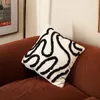 Almohadón formas - negro - Textiles, Uruguay | Buho Store, vista 1 de 2