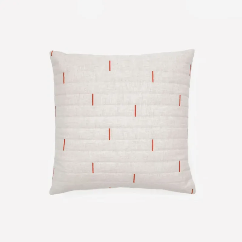 Almohadón Blaina de algodón y lino blanco con detalle bordado - rojo 45 x 45 cm en Blanco, Terracota - Textiles, Uruguay | Kavehome