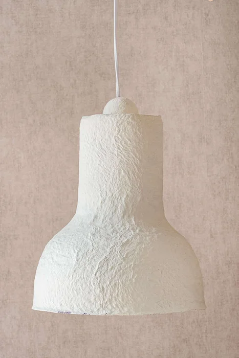 LAMPARA DE TECHO OLIVIA - PAPEL MACHE en Blanco - Lámparas colgantes, Uruguay | La Iberica