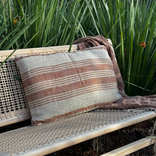 ALMOHADON RUSTICO LINO NATURAL en Rojo - Textiles, Uruguay | Masinfinito Casa