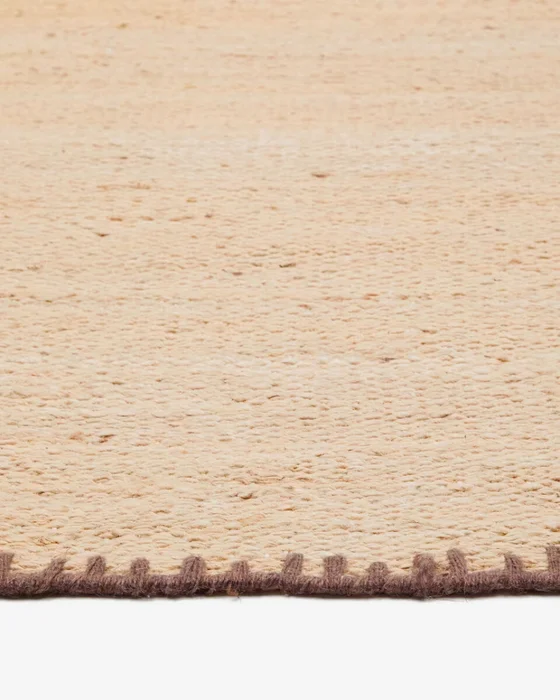Alfombra Sorina de yute natural con borde marrón 200 x 300 cm en Madera natural - Alfombras, Uruguay | Kavehome, vista 2