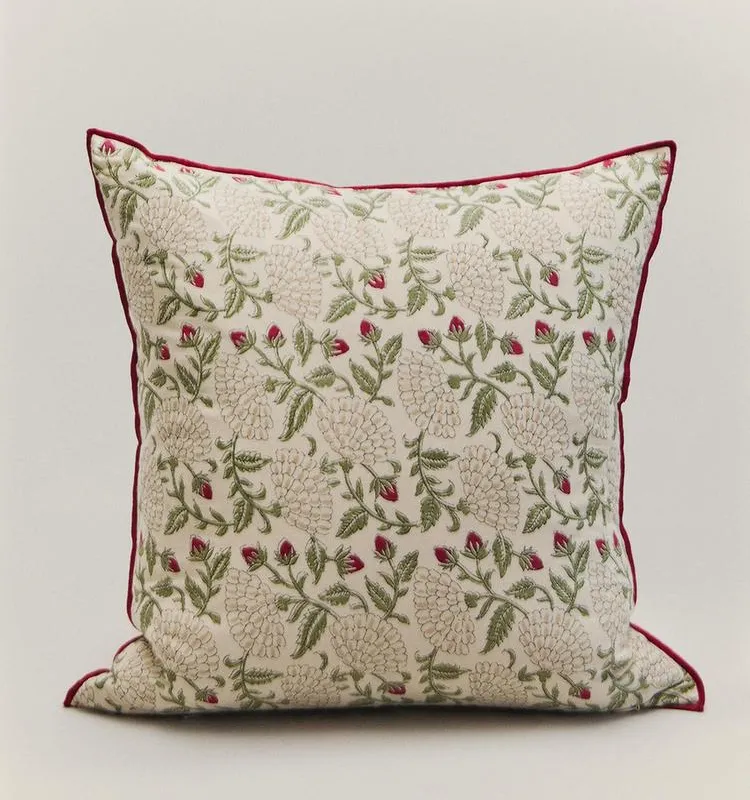 FUNDA COJÍN FLORES FRESAS en Multicolor - Textiles, Uruguay | Zara Home