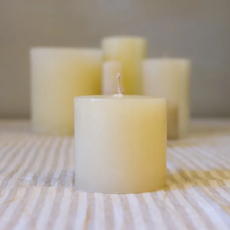 Vela 10x10 en Beige - Velas y Portavelas, Uruguay | De Arcos