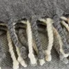 Manta throw LUNDKARSE 130x170 lana gris/beige en Gris/beige - Textiles, Uruguay | JYSK, vista 3 de 5